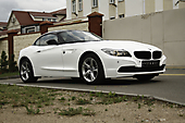 Оклейка в белоснежный глянцевый цвет BMW Z4